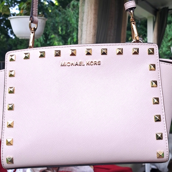 Michael Kors Handbags - Michael Kors Selma Pink Gold Studded Crossbody Bag, Excellent Condition